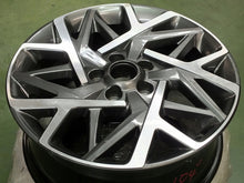 Load image into Gallery viewer, 1x Alufelge 18 Zoll 7.5&quot; 5x114.3 50ET Glanz Graphit 52910-CM300 Hyundai Mg