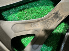 Load image into Gallery viewer, 1x Alufelge 18 Zoll 7.0&quot; 5x114.3 51ET 52910-D7320 Hyundai Tucson Rim Wheel