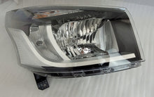 Laden Sie das Bild in den Galerie-Viewer, Frontscheinwerfer Renault Trafic III 260108047R Rechts Scheinwerfer Headlight SCH8043947219io
