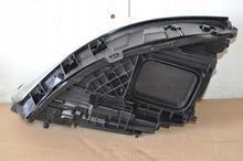 Laden Sie das Bild in den Galerie-Viewer, Frontscheinwerfer Mercedes-Benz W177 A1779063705 Full LED Rechts oder Links SCH6314510555qt
