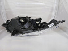 Laden Sie das Bild in den Galerie-Viewer, Frontscheinwerfer Toyota Verso 81170-0F090-00 81170-0F090 811700F090 Links SCH5520455168sh