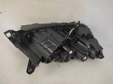 Laden Sie das Bild in den Galerie-Viewer, Frontscheinwerfer Skoda Enyaq 5LB941015F Full LED Ein Stück (Rechts oder Links)