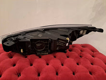 Laden Sie das Bild in den Galerie-Viewer, Frontscheinwerfer Ford Focus 20PL12365 MX7B13E014CF Rechts Headlight SCH4337988947an