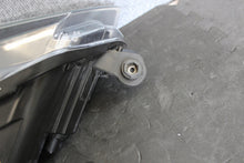 Laden Sie das Bild in den Galerie-Viewer, Frontscheinwerfer Skoda Superb 3V1941015B Xenon Links Scheinwerfer Headlight SCH7296959209of