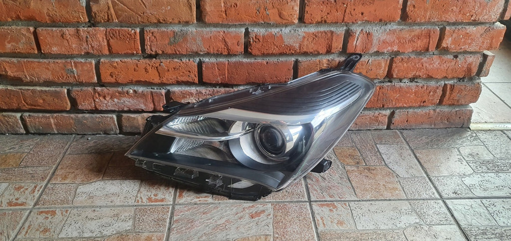 Frontscheinwerfer Toyota Yaris Links Scheinwerfer Headlight