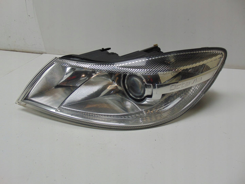 Frontscheinwerfer Skoda Octavia II 1Z1941015 Xenon Ein Stück (Rechts oder Links) SCH3078937849he