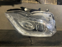 Laden Sie das Bild in den Galerie-Viewer, Frontscheinwerfer Mercedes-Benz X204 A2048201639 Rechts Scheinwerfer Headlight