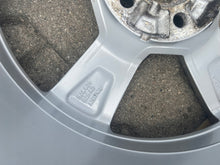 Laden Sie das Bild in den Galerie-Viewer, 1x Alufelge 16 Zoll 7.0&quot; 5x100 5JA601025AD Skoda Rapid Rim Wheel