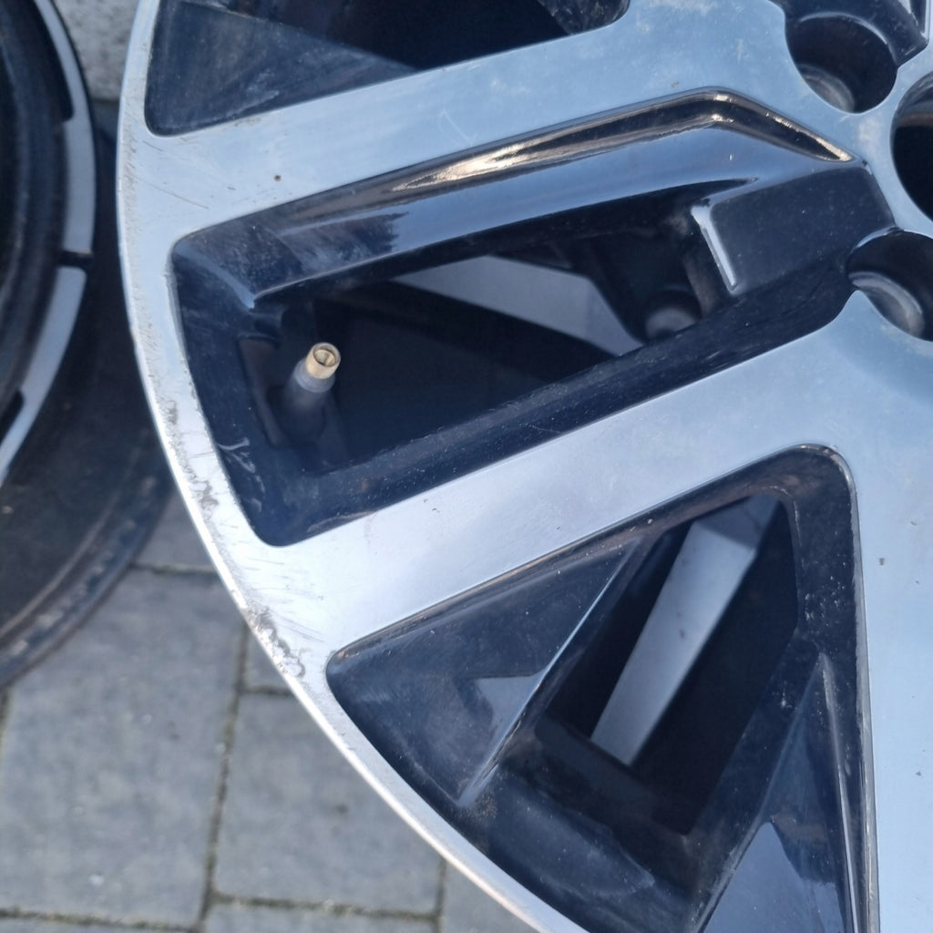 1x Alufelge 17 Zoll 6.5" 4x100 40ET Glanz Silber 403000765R Renault Captur FEL4135147717nf