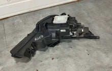 Laden Sie das Bild in den Galerie-Viewer, Frontscheinwerfer Hyundai Elantra VII 92101-AA Links Scheinwerfer Headlight SCH8151441477ok