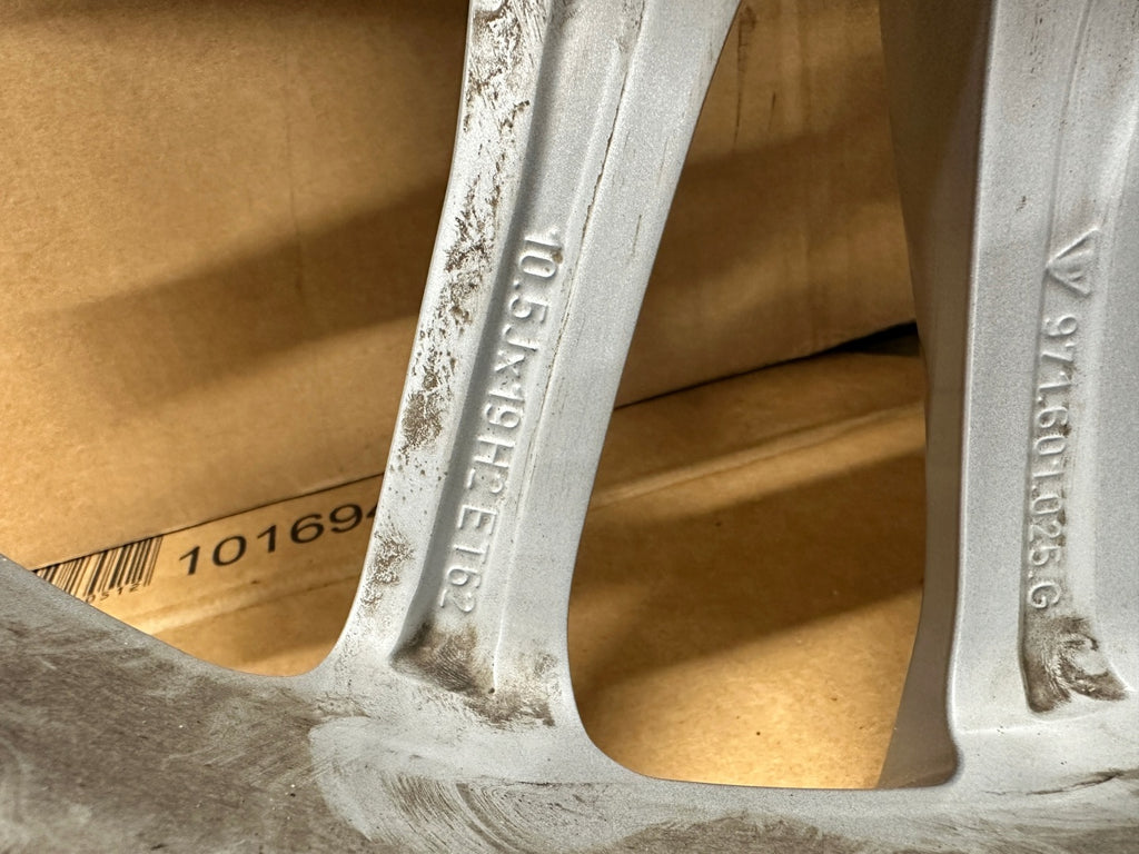 1x Alufelge 19 Zoll 10.5" 5x130 971601025G Porsche Panamera 971 Rim Wheel FEL5716416250ul