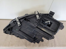 Laden Sie das Bild in den Galerie-Viewer, Frontscheinwerfer Mercedes-Benz W246 A2469066901 Links Scheinwerfer Headlight SCH3894013415lw
