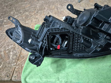 Laden Sie das Bild in den Galerie-Viewer, Frontscheinwerfer Renault Kadjar 260609857R Links Scheinwerfer Headlight SCH2571631447wd