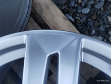 Laden Sie das Bild in den Galerie-Viewer, 4x Alufelge 17 Zoll 7.0" 5x112 42ET Glanz Silber 8W0601025P Audi Rim Wheel FEL4972618657ps