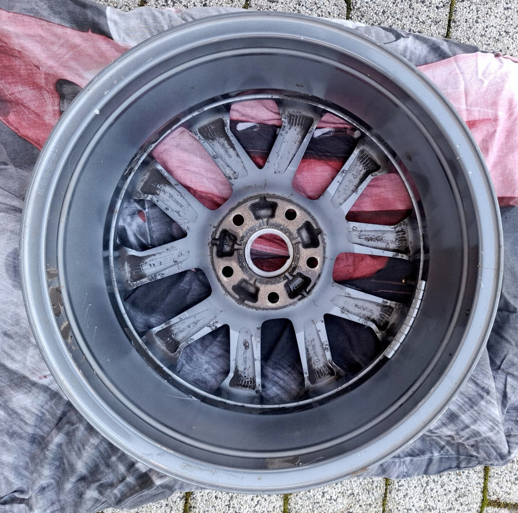 1x Alufelge 17 Zoll 7.0" 5x114.3 40ET Glanz Silber 403004615R 403004770R Mg FEL4730103727um