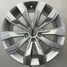 Load image into Gallery viewer, 1x Alufelge 17 Zoll 7.0" 5x112 45ET Glanz Silber 2GA601025J VW Rim Wheel FEL1098453431ih