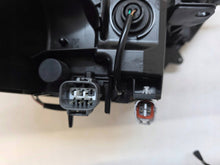 Laden Sie das Bild in den Galerie-Viewer, Frontscheinwerfer Toyota SPP15801 W3049K03 Links Scheinwerfer Headlight SCH9518181867ll