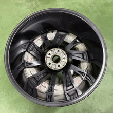 Laden Sie das Bild in den Galerie-Viewer, 1x Alufelge 20 Zoll 8.0" 5x112 45ET Glanz Graphit 5LA601025 Mg Octavia Rim Wheel FEL9634127715bo