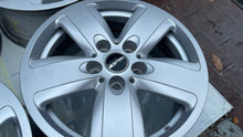 Laden Sie das Bild in den Galerie-Viewer, 4x Alufelge 16 Zoll 7.0" 5x112 41ET Glanz Silber 6856029 Mini Rim Wheel FEL4302945312jr
