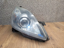 Laden Sie das Bild in den Galerie-Viewer, Frontscheinwerfer Opel Zafira B A 301214682 Xenon Ein Stück (Rechts oder Links) SCH3557432804rw