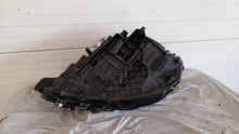 Laden Sie das Bild in den Galerie-Viewer, Frontscheinwerfer Mercedes-Benz Cla X118 C118 A1189062600 Rechts Headlight SCH5840422032gh