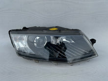 Laden Sie das Bild in den Galerie-Viewer, Frontscheinwerfer Skoda Octavia III 5E1941016B Xenon Rechts Headlight SCH7441991202lr