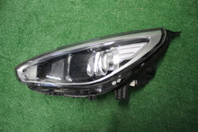 Laden Sie das Bild in den Galerie-Viewer, Frontscheinwerfer Hyundai I30 III 54921-21030 LED Links Scheinwerfer Headlight