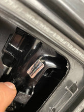 Laden Sie das Bild in den Galerie-Viewer, Frontscheinwerfer Mercedes-Benz Gle A1679069504 260102691R LED Rechts oder Links