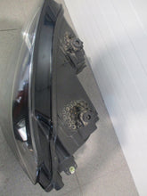 Load image into Gallery viewer, Frontscheinwerfer VW Caddy III 2K1941015B Links Scheinwerfer Headlight SCH9840331532km