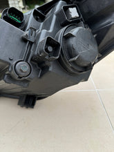 Laden Sie das Bild in den Galerie-Viewer, Frontscheinwerfer Hyundai Tucson 92102D7700 Rechts Scheinwerfer Headlight SCH1207490672ur