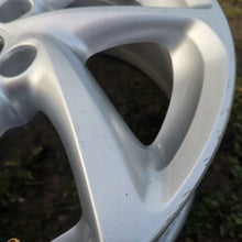 Load image into Gallery viewer, 1x Alufelge 16 Zoll 6.5" 4x100 38ET Glanz Silber 39182180 Opel Corsa Rim Wheel FEL7992949660ut