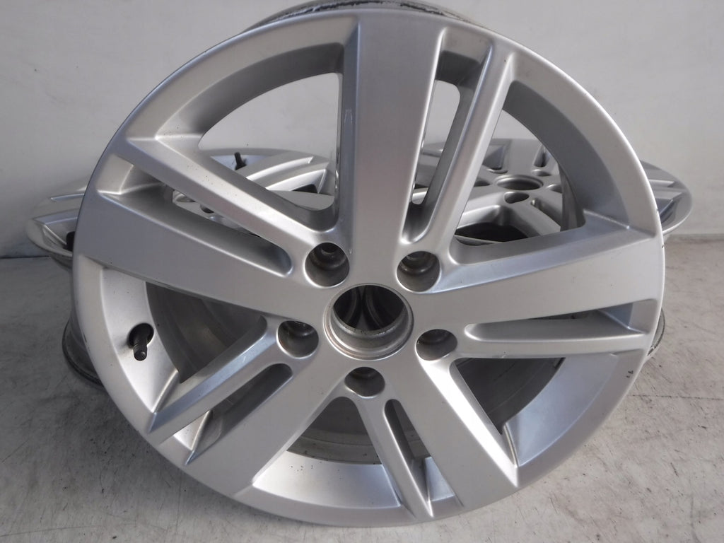 1x Alufelge 16 Zoll 6.5" 5x112 50ET Silber VW Golf Touran Rim Wheel