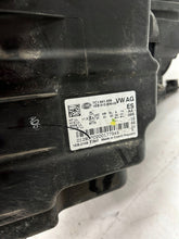 Load image into Gallery viewer, Frontscheinwerfer Man Tge Crafter 7C1941006 7C1941005 Ein Satz Headlight SCH9055721885va
