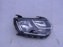 Laden Sie das Bild in den Galerie-Viewer, Frontscheinwerfer Dacia Duster 260101133R LED Rechts Scheinwerfer Headlight