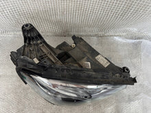 Laden Sie das Bild in den Galerie-Viewer, Frontscheinwerfer Mercedes-Benz W213 A2139062606 Rechts Scheinwerfer Headlight SCH8400548231du