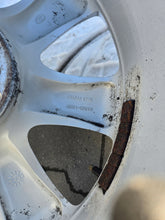 Laden Sie das Bild in den Galerie-Viewer, 1x Alufelge 17 Zoll 7.0&quot; 5x100 45ET 42611-05260 Toyota Rim Wheel