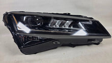 Laden Sie das Bild in den Galerie-Viewer, Frontscheinwerfer Skoda Superb III 3V1941016D Rechts Scheinwerfer Headlight SCH7156930538oi