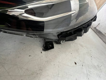 Laden Sie das Bild in den Galerie-Viewer, Frontscheinwerfer Renault Scenic 260106928R Rechts Scheinwerfer Headlight SCH4898258373ea