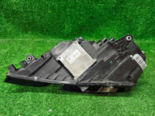 Laden Sie das Bild in den Galerie-Viewer, Frontscheinwerfer Skoda Octavia III 030110423207 5E1941016E Rechts Headlight SCH1501852344ab