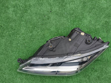 Load image into Gallery viewer, Frontscheinwerfer Seat Leon 5F1941005A Links Scheinwerfer Headlight