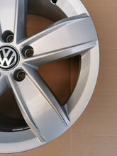 Load image into Gallery viewer, 1x Alufelge 17 Zoll 6.5&quot; 5x112 38ET Glanz 5NA071497 VW Tiguan Rim Wheel