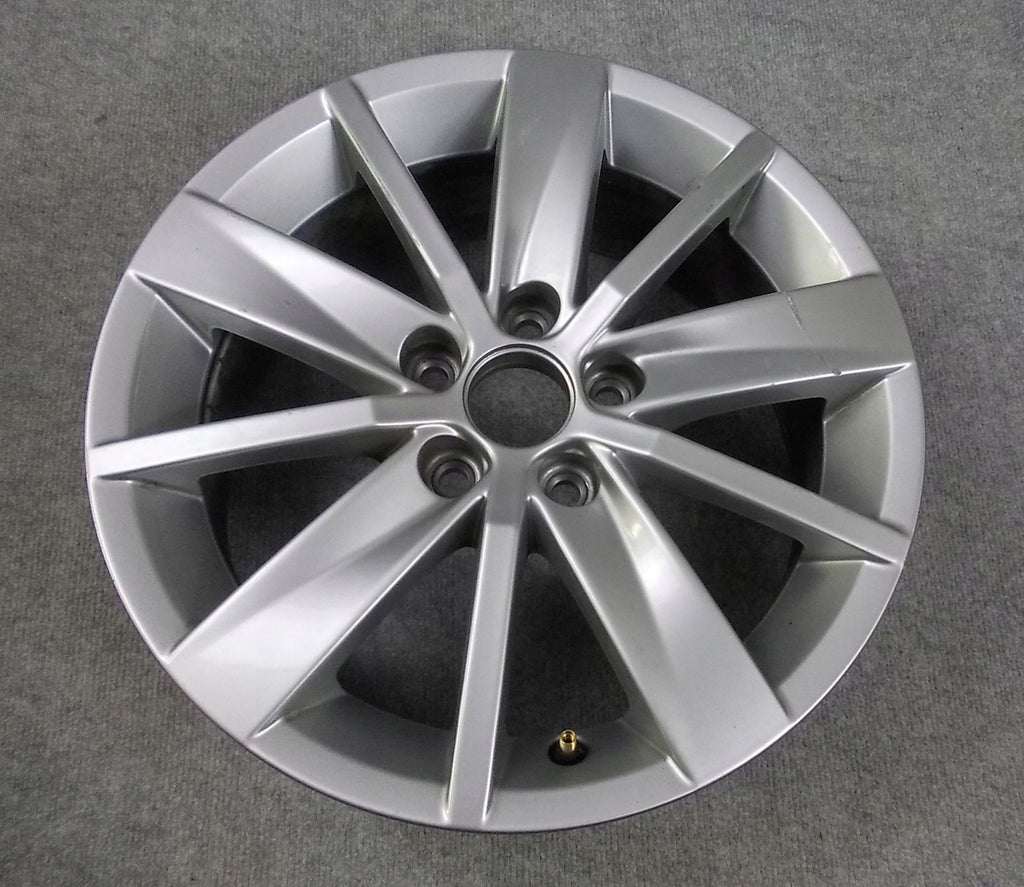 1x Alufelge 15 Zoll 6.0" 5x100 40ET Glanz Silber 6C0601025 VW Polo Rim Wheel