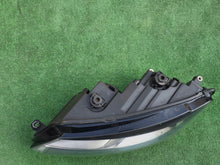 Load image into Gallery viewer, Frontscheinwerfer VW Touran 1t1 1T1941005H Links Scheinwerfer Headlight