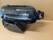 Laden Sie das Bild in den Galerie-Viewer, Frontscheinwerfer Skoda Karoq 57B941010 Rechts Scheinwerfer Headlight SCH8510312559qg