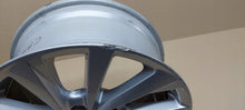 Laden Sie das Bild in den Galerie-Viewer, 1x Alufelge 17 Zoll 7.5&quot; 5x114.3 45ET Toyota Camry Rim Wheel