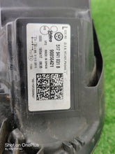 Laden Sie das Bild in den Galerie-Viewer, Frontscheinwerfer Mazda Golf Sportsvan 517941031B Xenon Links Headlight