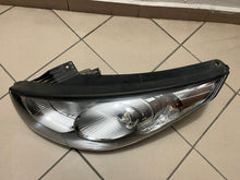 Laden Sie das Bild in den Galerie-Viewer, Frontscheinwerfer Hyundai Ix35 92101-2Y000 Halogen Links Scheinwerfer Headlight