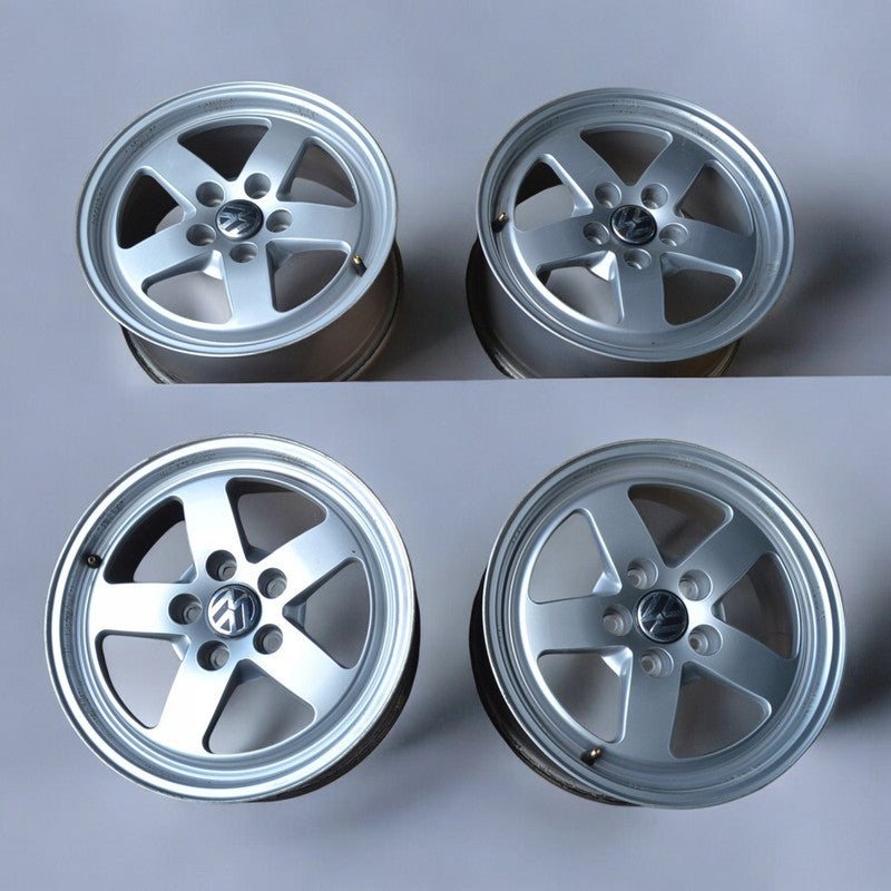 4x Alufelge 16 Zoll 7.0" 5x112 35ET Glanz Silber 8W0601025 Audi Rim Wheel