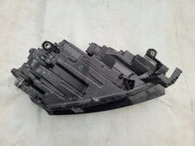 Laden Sie das Bild in den Galerie-Viewer, Frontscheinwerfer Skoda Octavia IV 5E4941015 Links Scheinwerfer Headlight SCH3702129373id