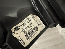 Laden Sie das Bild in den Galerie-Viewer, Frontscheinwerfer Mercedes-Benz W176 A1768201161 Xenon Links Headlight SCH3760243405nn